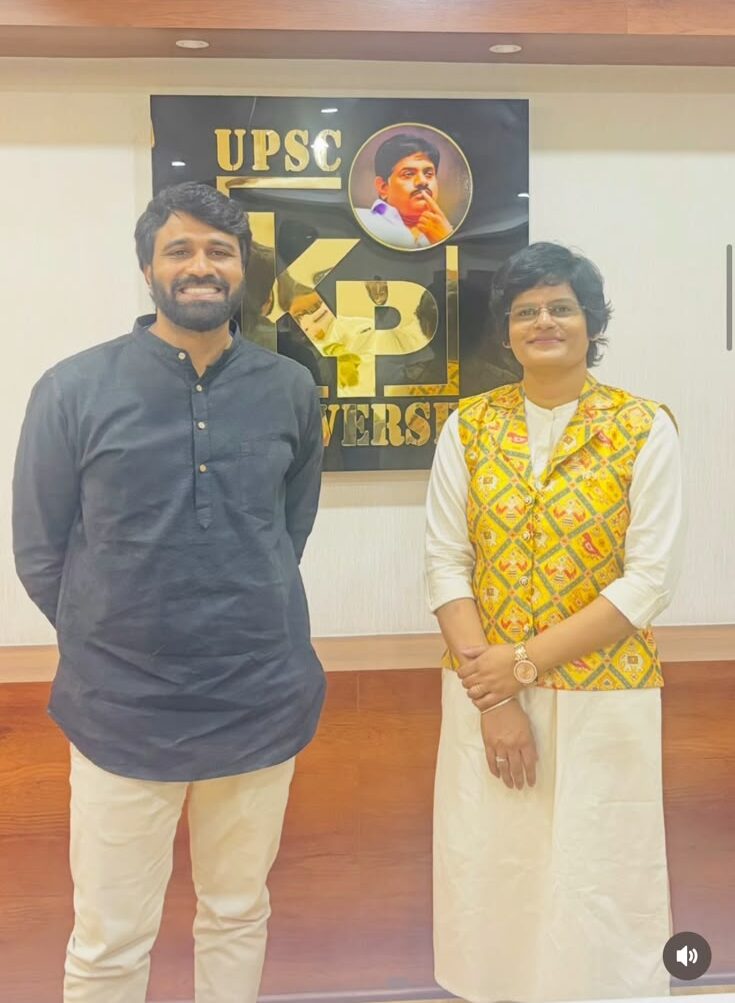 Tejaswini Reddy Jinna with Dr. Bhavani Shankar at KP IAS Academy